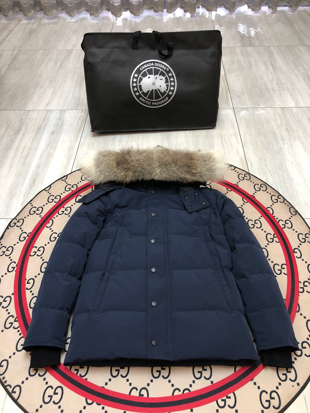 Canada Goose Unisex Hooded Puffer Jacket - Navy Blue